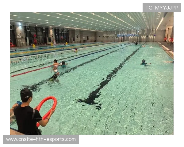 游泳时“换泳道差点撞人”的那些事儿,教你如何巧妙避雷 游泳时“换泳道差点撞人”的那些事儿,教你如何巧妙避雷