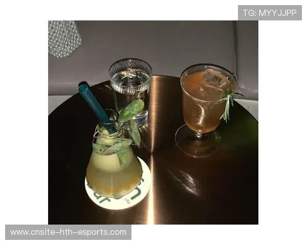 职业调酒师的感官：他是如何通过嗅觉与味觉精准把控比例的